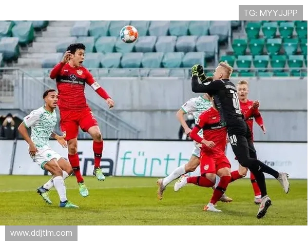 奥格斯堡与纽伦堡的激烈对决谁能在德甲赛场上笑到最后