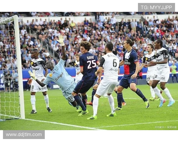 布拉格斯与皮尔森的精彩对决揭示足球战术与团队合作的重要性